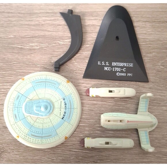 Vintage Star Trek Furuta #13 USS Enterprise NCC-1701-C Vehicle Model/Stand 1/144 - Picture 7 of 11